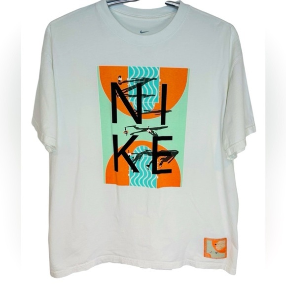 The Nike Tee 100% Cotton Loose Fit Men's Graphic White T-Shirt, Size L - Picture 1 of 8